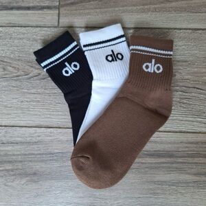 Alo Throwback socks 3 pairs brand new